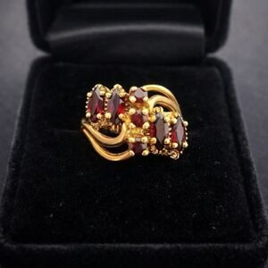 Vintage 10K Gold Garnet Statement Ring ✨